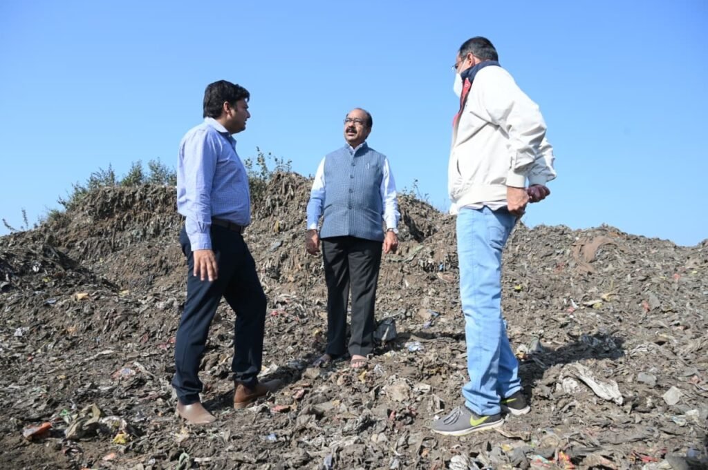 उप मुख्यमंत्री अरुण साव ने सरोना डंप-साइट का किया निरीक्षण