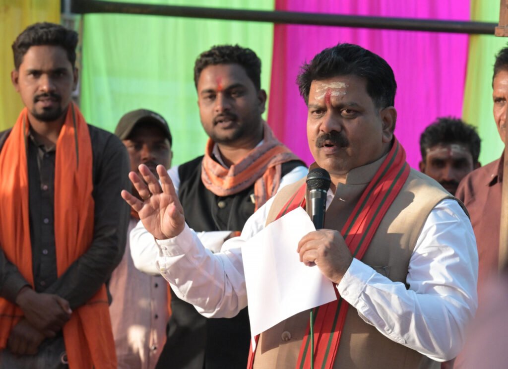 उप मुख्यमंत्री विजय शर्मा ने 5.74 करोड़ रूपए के सड़क निर्माण कार्यों का किया भूमिपूजन