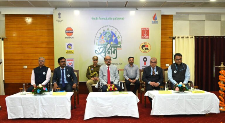 सतत् विकास  के लिए प्रकृति के साथ संतुलन आवश्यक – डेका