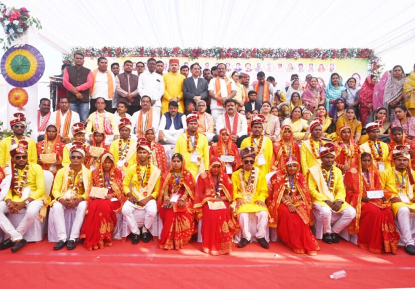 मुख्यमंत्री कन्या विवाह में उपमुख्यमंत्री विजय शर्मा ने घराती बन बारात परघाकर किया सभी का स्वागत