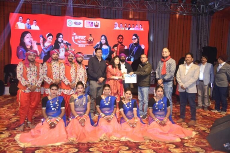 लोकसंगीत और बॉलीवुड सुरों से सजा मैनपाट महोत्सव का दूसरा दिन