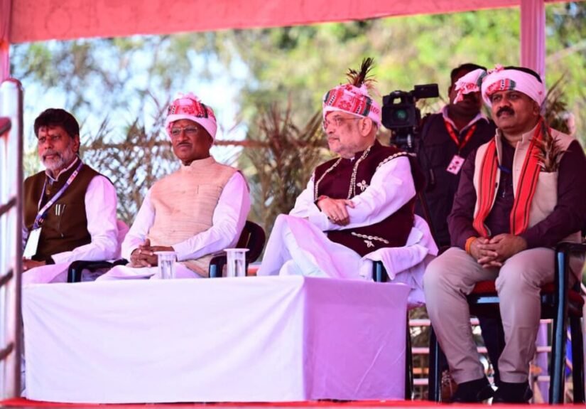 स्कूली बच्चों की प्रस्तुति से प्रभावित हुए केंद्रीय गृह मंत्री शाह , ताली बजाकर बढ़ाया उत्साह