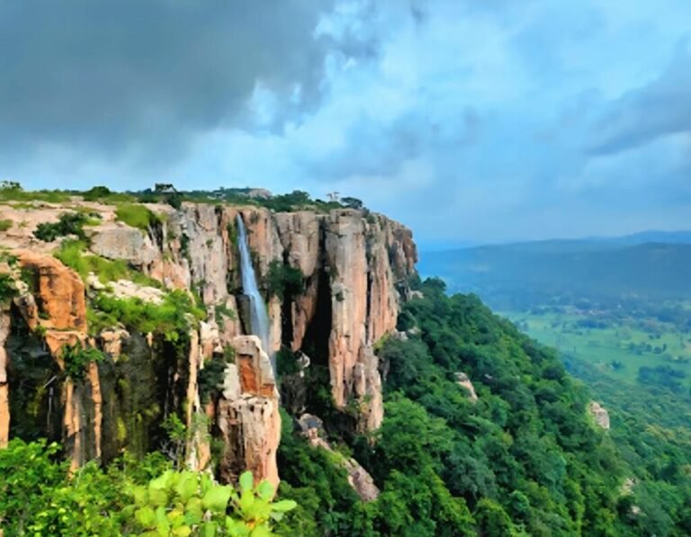 रोमांच और प्रकृति का संगम शिशुपाल पर्वत बना छत्तीसगढ़ का नया एडवेंचर हब
