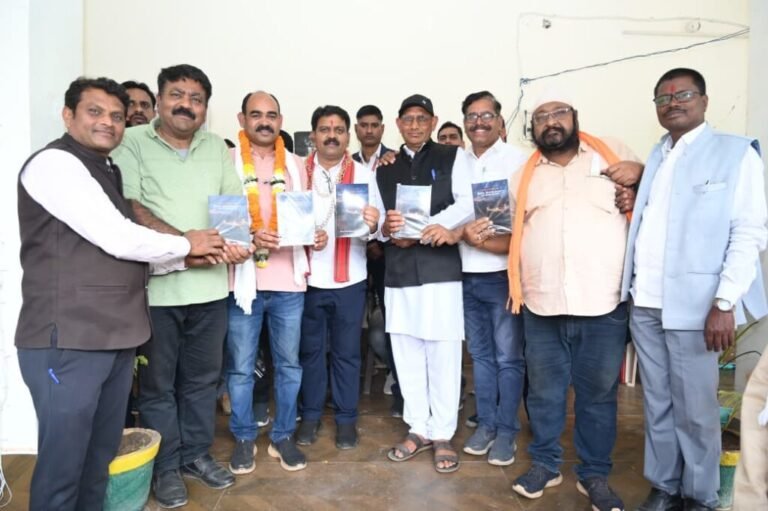 उप मुख्यमंत्री विजय शर्मा ने द स्टोरी ऑफ किंग भोरमदेव ‘राजा भोरमदेव की कहानी’ पुस्तक का किया विमोचन