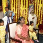 मथुरा दौरे पर राष्ट्रपति द्रौपदी मुर्मु, संत प्रेमानंद महाराज से की मुलाकात, सत्संग में लिया भाग