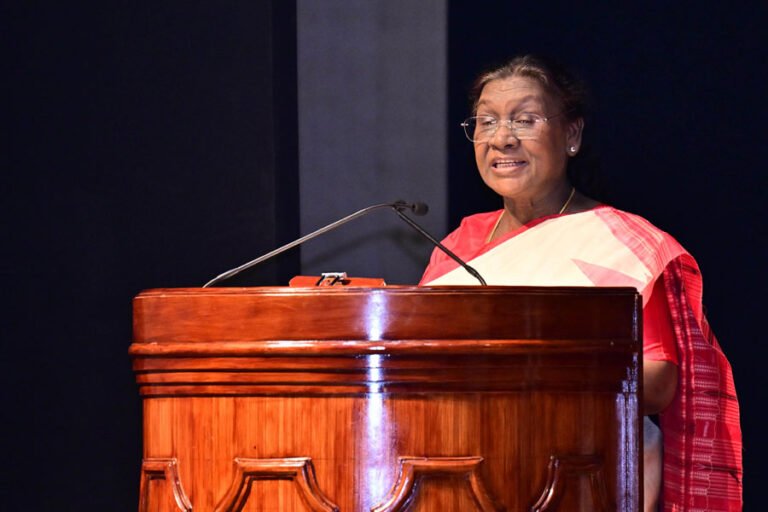 राष्ट्रपति द्रौपदी मुर्मु ने विभिन्न त्योहारों की पूर्व संध्या पर देशवासियों को हार्दिक शुभकामनाएं दीं