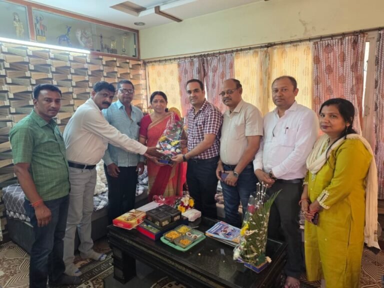 नवनिर्वाचित राज्य सभा सदस्य श्रीमती लक्ष्मी वर्मा को नगर निगम जोन अधिकारियों ने निर्वाचन पर दी हार्दिक शुभकामनाएं