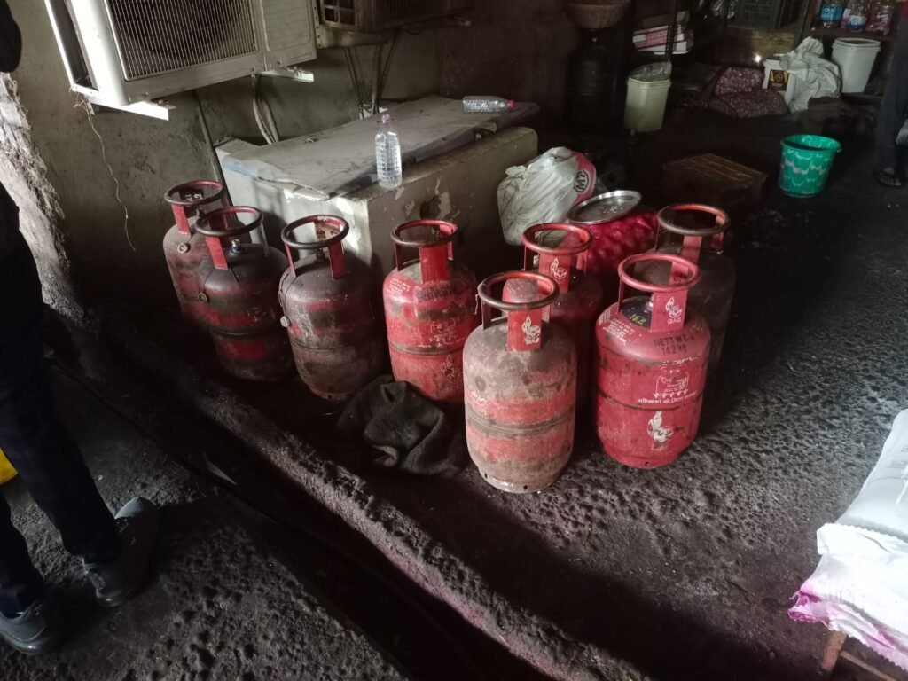घरेलू एलपीजी के दुरुपयोग व कालाबाजारी पर जिला प्रशासन की सख्ती