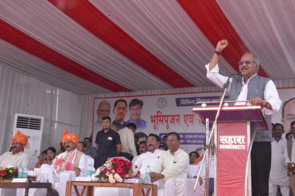 बीरगांव के विकास को मिली नई गति: सांसद बृजमोहन अग्रवाल ने उपमुख्यमंत्री अरुण साव के साथ 55 करोड़ रुपये के कार्यों का किया भूमिपूजन एवं लोकार्पण