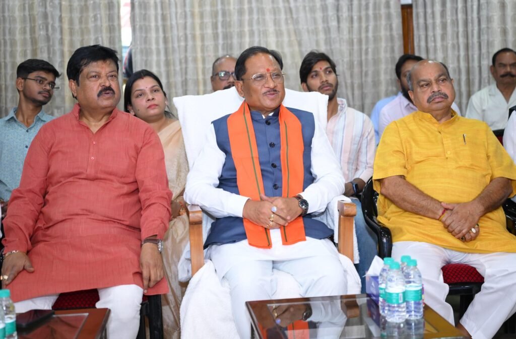 मुख्यमंत्री विष्णु देव साय ने सुनी ‘मन की बात’ की 132वीं कड़ी