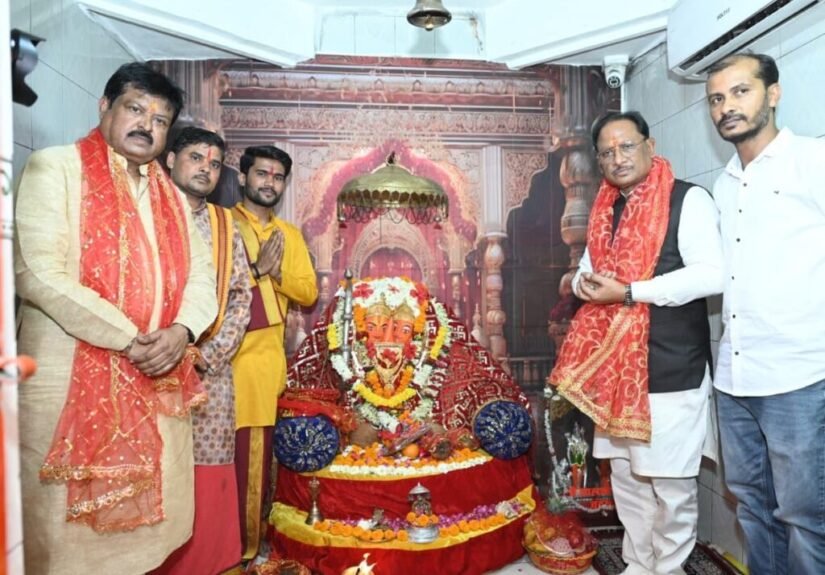 मुख्यमंत्री विष्णुदेव साय ने चंदखुरी में माता कौशल्या एवं भगवान श्रीराम के किए दर्शन: प्रदेश की सुख-समृद्धि की कामना की