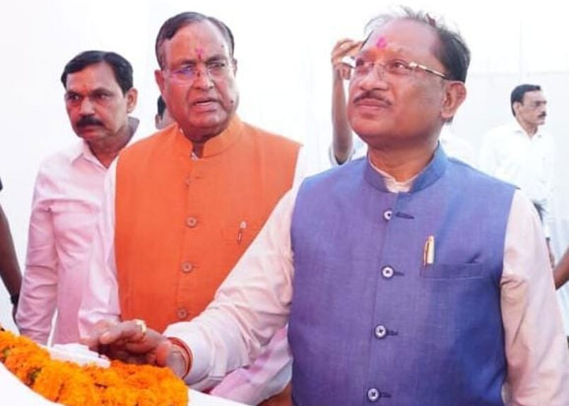 मुख्यमंत्री विष्णुदेव साय ने बड़ादेव की पूजा कर प्रदेशवासियों की सुख-समृद्धि की कामना की