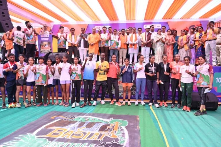 बस्तर हेरिटेज मैराथन 2026 : 9,800 से अधिक धावकों के साथ रचा इतिहास, वैश्विक मंच पर चमका बस्तर
