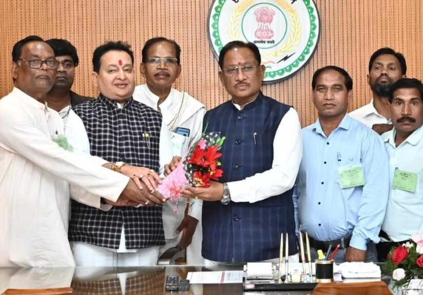 फुले-नकुल-अम्बेडकर जयंती मेला महोत्सव के लिए मुख्यमंत्री को मिला आमंत्रण