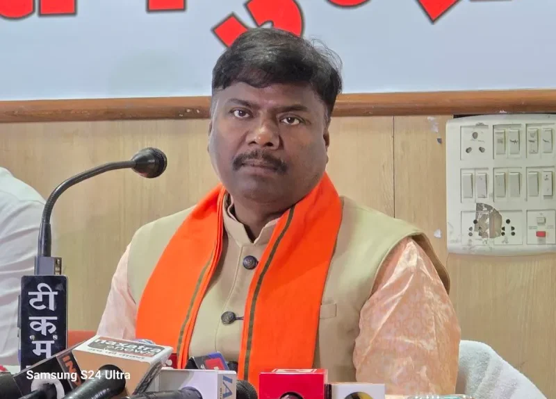 प्रकृति संरक्षण और सामाजिक समरसता का संदेश देता है होली का पर्व : मंत्री केदार कश्यप