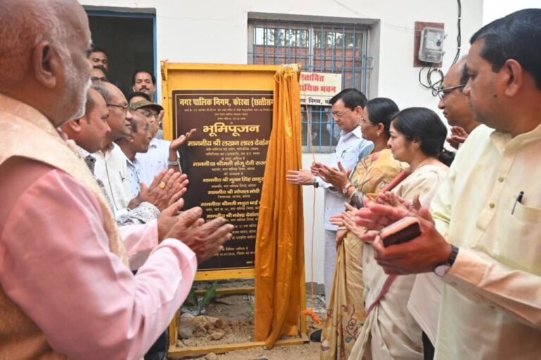 उद्योग मंत्री देवांगन ने श्री चंदपुरिहा कंसोधन वैश्य गुप्ता समाज को सामुदायिक भवन की दी सौगात