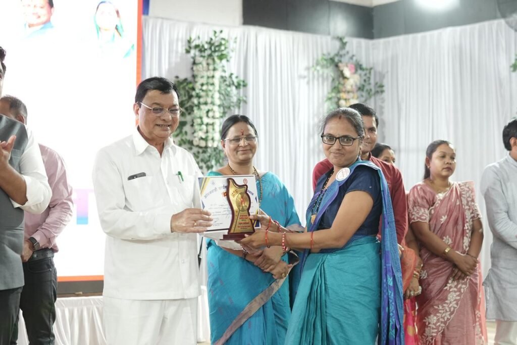 कैबिनेट मंत्री लखन लाल के मुख्य आतिथ्य में जिला स्तरीय महतारी वंदन सम्मेलन का हुआ आयोजन