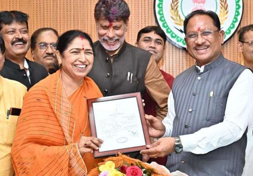 मुख्यमंत्री साय से नवनिर्वाचित राज्यसभा सदस्य लक्ष्मी वर्मा ने की सौजन्य मुलाकात