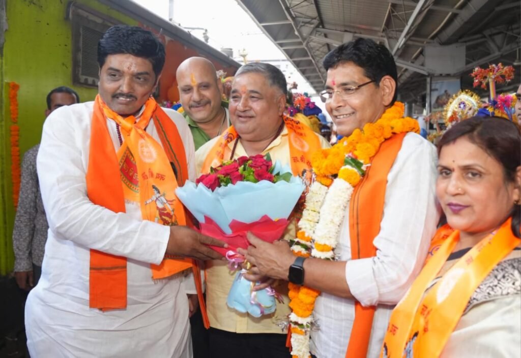 850 श्रद्धालुओं का दल रामलला एवं काशी विश्वनाथ के दर्शन हेतु अयोध्या एवं काशी रवाना