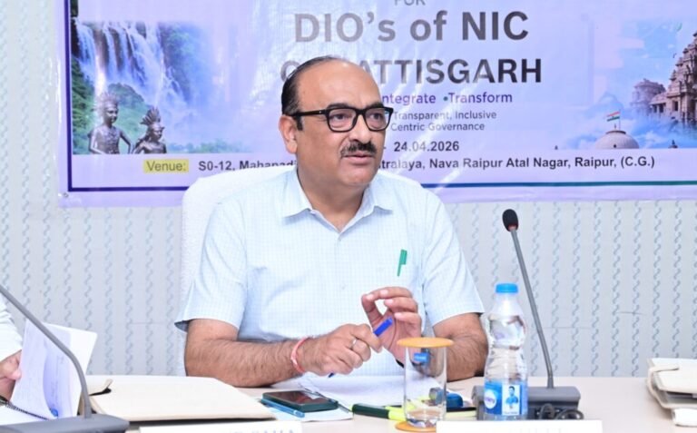 आम जनता को शासन की फ्लैगशिप योजनाओं का लाभ दिलाने के लिए सूचना प्रौद्योगिकी का अधिकतम इस्तेमाल करें: मुख्य सचिव श्री विकासशील