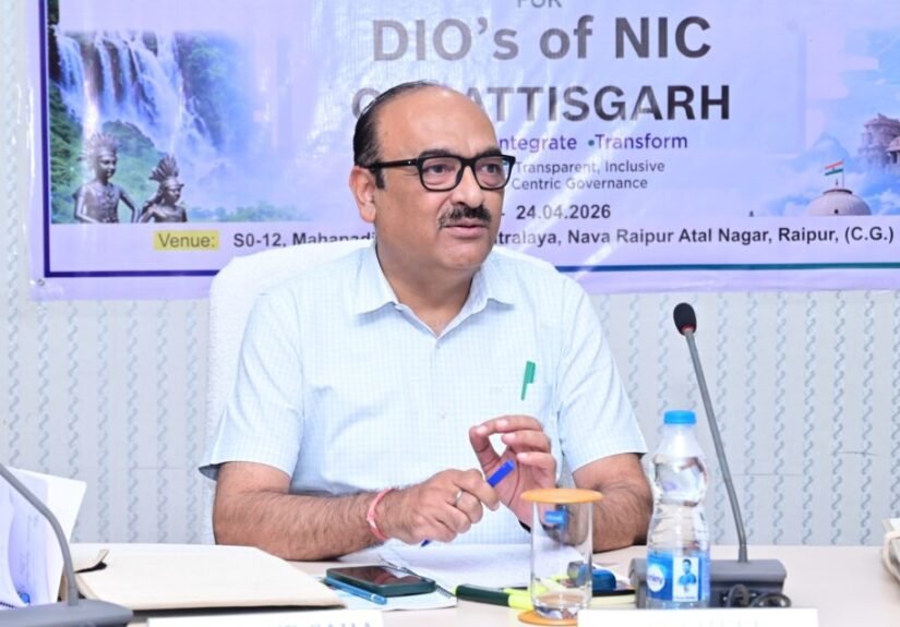 आम जनता को शासन की फ्लैगशिप योजनाओं का लाभ दिलाने के लिए सूचना प्रौद्योगिकी का अधिकतम इस्तेमाल करें: मुख्य सचिव श्री विकासशील