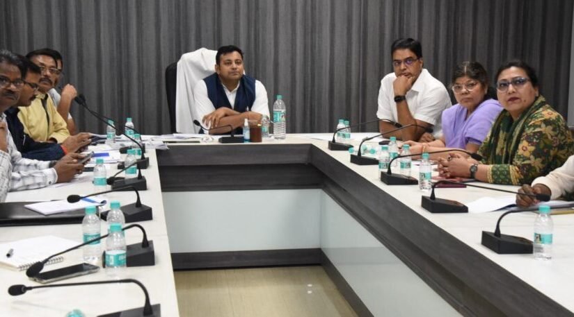 न्यू एज मीडिया में दक्ष बनें जनसंपर्क अधिकारी : आयुक्त रजत बंसल