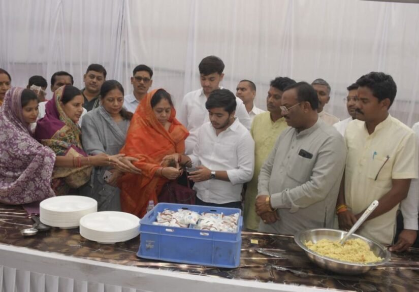 सशस्त्र नक्सलवाद की समाप्ति के ऐतिहासिक संकल्प की पूर्ति पर भव्य हनुमंत भंडारा का हुआ आयोजन