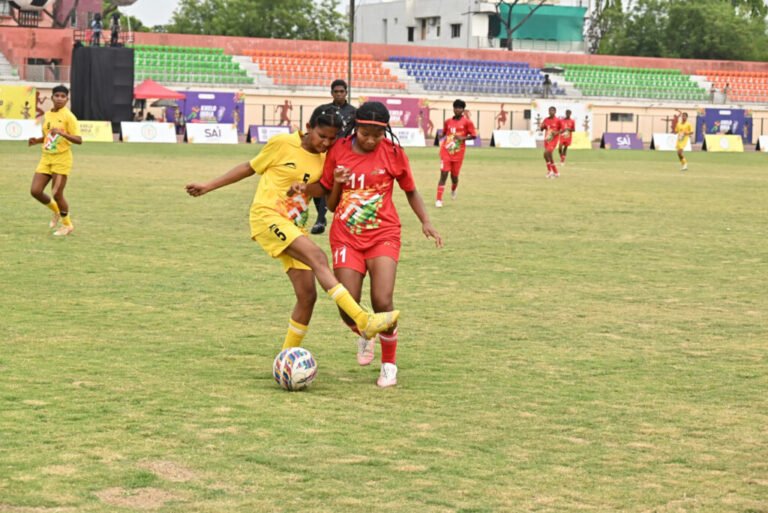 महिला फुटबॉल में छत्तीसगढ़ का शानदार प्रदर्शन, झारखंड को हराकर जीता स्वर्ण पदक