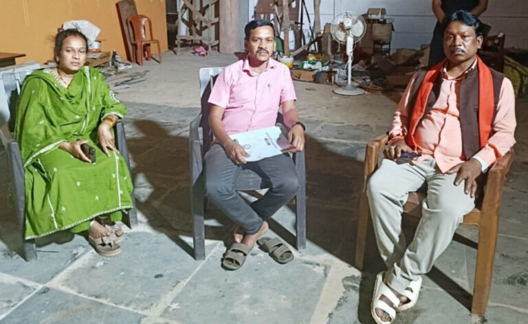 बस्तर सांसद महेश कश्यप ने स्वयं की अपने परिवार की जनगणना