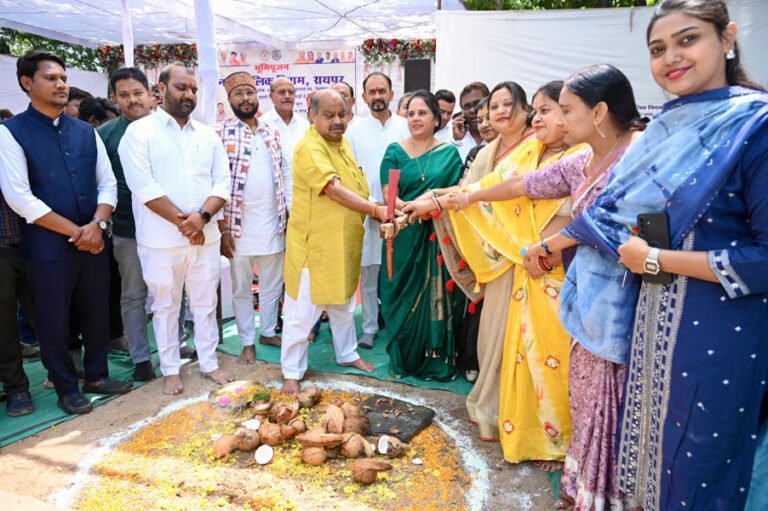 उत्तर विधानसभा क्षेत्र में लगातार विकास की गति — गुरुघासी दास वॉर्ड 48 सहित 7 वार्डों में विकास कार्यों का भूमिपूजन संपन्न