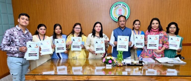 मुख्यमंत्री विष्णु देव साय ने ‘अविस्मरणीय यात्रा’ पुस्तक का किया विमोचन