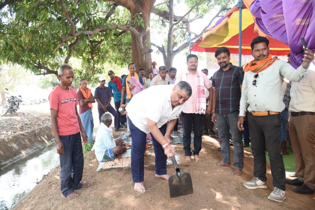 पर्यटन एवं संस्कृति मंत्री राजेश अग्रवाल ने किया 520 लाख रू. से अधिक के नहर-जलाशय जीर्णाेद्धार कार्यों का भूमिपूजन