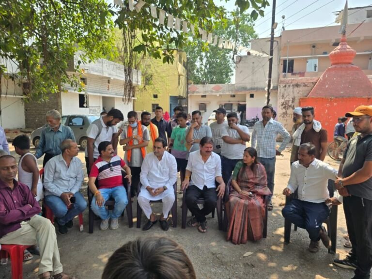 कचरों का ढेर देखकर नाराज़ हुए रायपुर पश्चिम विधायक, पूर्व केबिनेट मंत्री राजेश मूणत