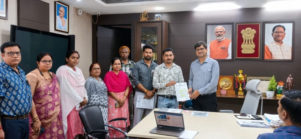 प्लेसमेंट कर्मचारियों की मांगों को लेकर प्लेसमेंट कर्मचारी कल्याण संघ ने नवपदस्थ आयुक्त संबित मिश्रा से की मुलाकात