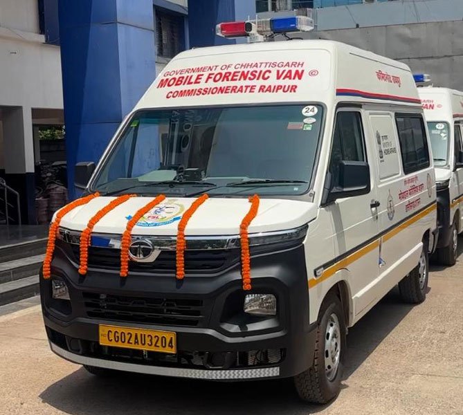कमिश्नरेट रायपुर को मिली अत्याधुनिक मोबाइल फोरेंसिक वैन की सौगात