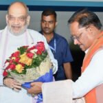 केंद्रीय गृह मंत्री अमित शाह पहुंचे रायपुर: मुख्यमंत्री साय ने किया आत्मीय स्वागत