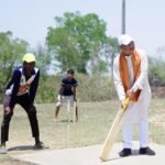 जब मुख्यमंत्री उतरे मैदान में: सुशासन तिहार में बच्चों संग खेला क्रिकेट, बढ़ाया हौसला
