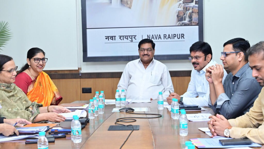 धान उठाव, कस्टम मिलिंग और पीडीएस व्यवस्था की खाद्य मंत्री दयालदास बघेल ने की विस्तृत समीक्षा