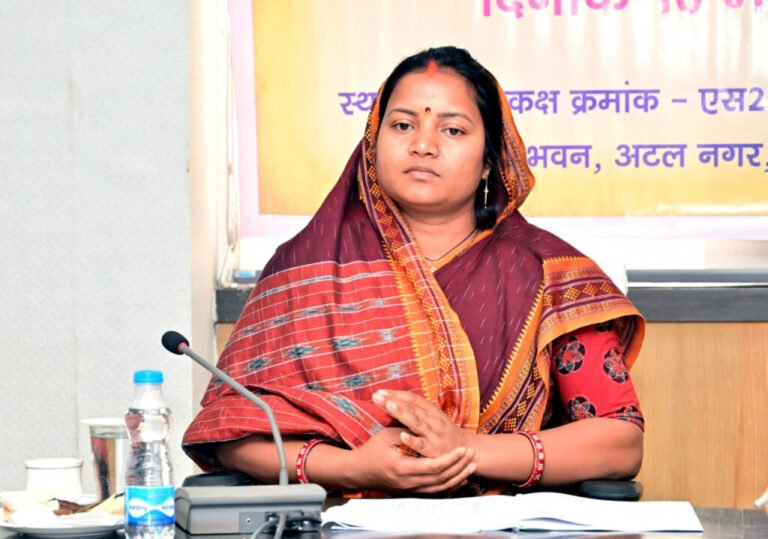हाथी के हमले में जान गंवाने वाले ग्रामीणों के परिजनों को त्वरित राहत