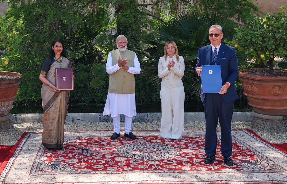 प्रधानमंत्री मोदी ने इटली की प्रधानमंत्री जॉर्जिया मेलोनी से भेंट की