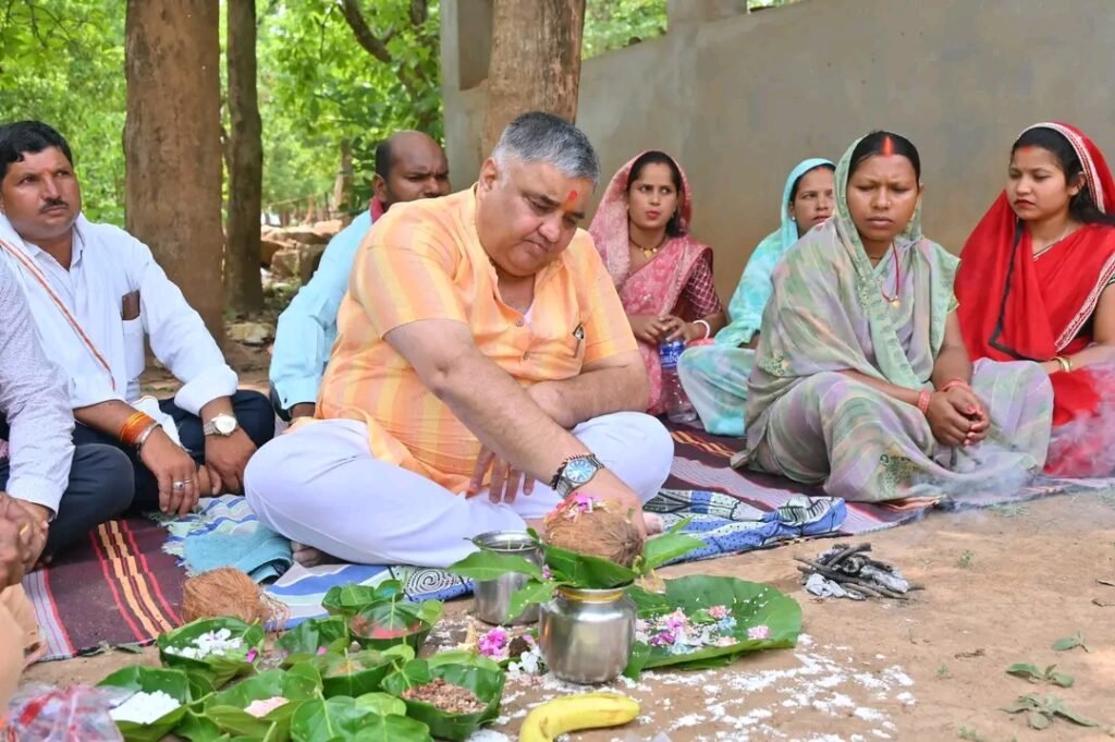 छत्तीसगढ़ की धार्मिक विरासत के संरक्षण और विकास के लिए राज्य सरकार प्रतिबद्ध- धर्मस्व मंत्री राजेश अग्रवाल