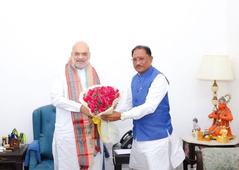 जहां कभी एम्बुलेंस पहुंचना भी सपना था, वहां अब डॉक्टर दे रहे दस्तक : बस्तर के जंगलों तक पहुंची स्वास्थ्य क्रांति