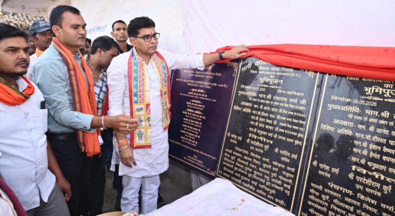 अब कोई भी गाँव पहुँचविहीन नहीं रहेगा-राजस्व मंत्री श्री टंक राम वर्मा