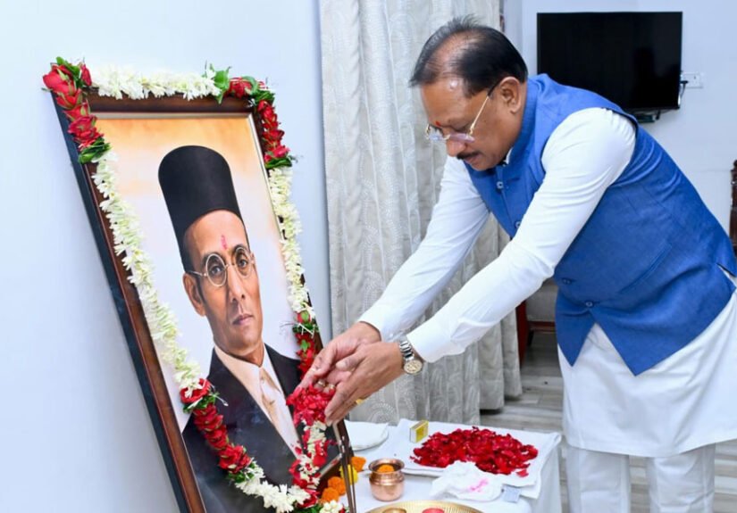 मुख्यमंत्री ने स्वातंत्र्यवीर विनायक दामोदर सावरकर की जयंती पर उन्हें किया नमन