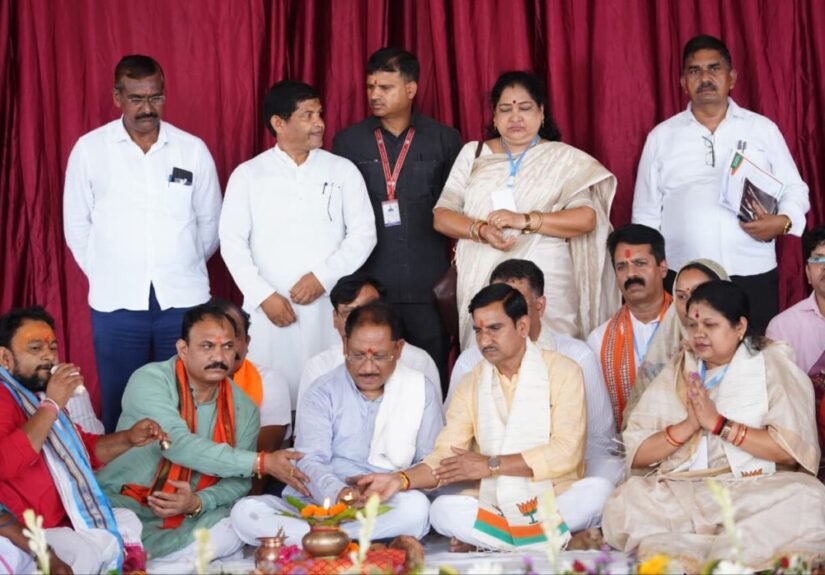 मुख्यमंत्री साय ने जांजगीर-चांपा जिले में 295 करोड़ रुपये से अधिक के 341 विकास कार्यों का किया लोकार्पण एवं भूमिपूजन