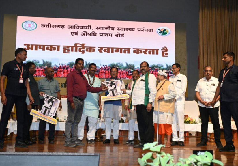 पारंपरिक उपचार पद्धति के संरक्षण में छत्तीसगढ़ बना मिसाल