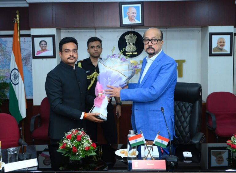 पर्यावरण संरक्षण और जलवायु परिवर्तन जैसी वैश्विक चुनौतियों से निपटने में वन अधिकारियों की महत्वपूर्ण भूमिका : राज्यपाल रमेन डेका