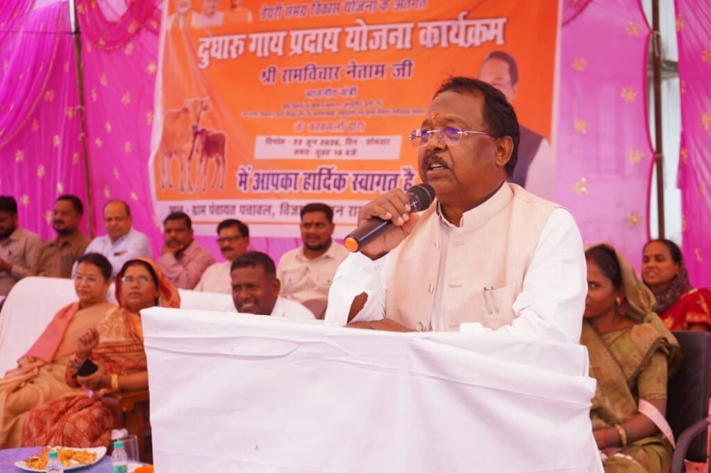 हर आंगन में समृद्धि की नई उम्मीद: समग्र डेयरी विकास योजना से बदल रही ग्रामीण अर्थव्यवस्था
