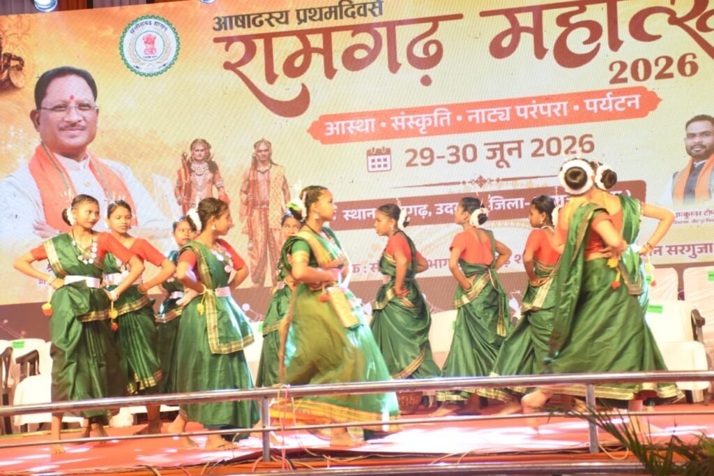 रामगढ़ महोत्सव में रामलीला, कवि सम्मेलन और ‘जटायु मोक्ष’ की प्रस्तुति ने बांधा समां