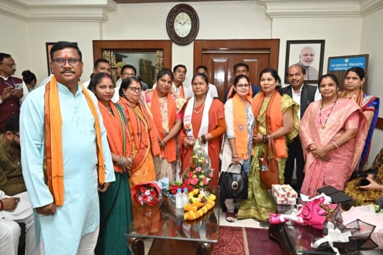 राष्ट्रीय पिछड़ा वर्ग आयोग अध्यक्ष साध्वी निरंजन ज्योति ने पिछड़ा वर्ग समाजों के प्रतिनिधियों से की मुलाकात, जानी समस्याएं